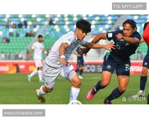 圆脸足球球星的魅力进化史从青涩少年到绿茵场传奇